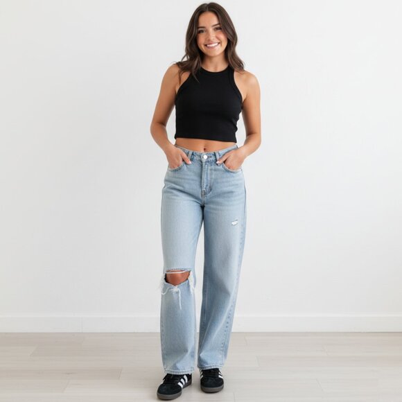 HOLLISTER Curvy Low-Rise Ripped Light Wash Baggy Jeans, 2 L, W26 Long NWT - Picture 1 of 11